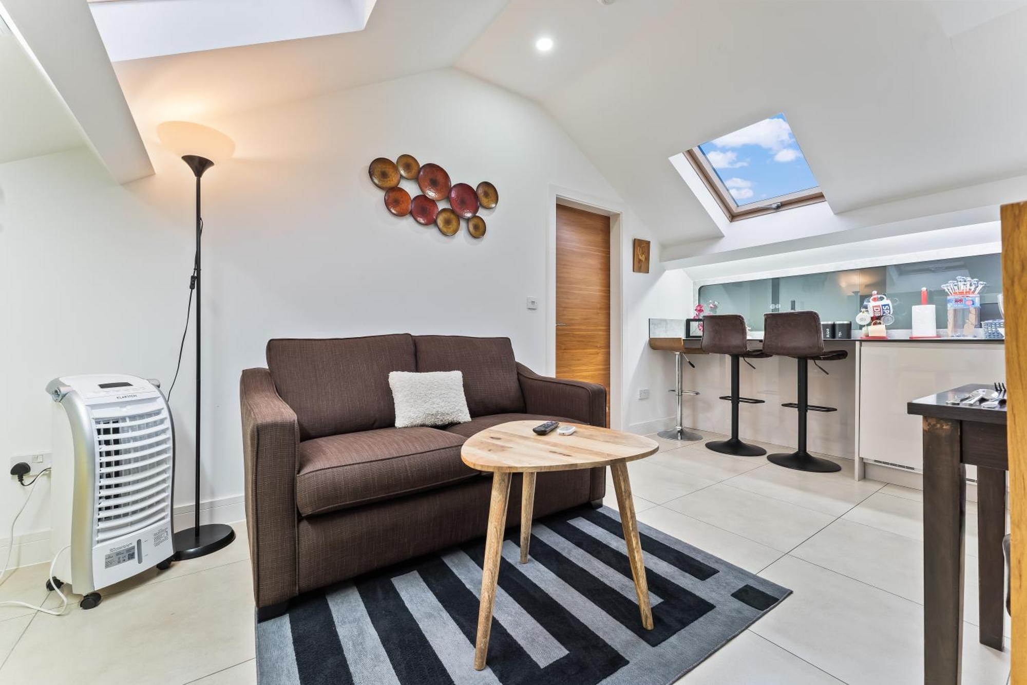 Exquisite 2-Bedroom Penthouse-Sleeps 7-Free Parking With Workstations & High-Speed Wifi Birmingham Exteriér fotografie