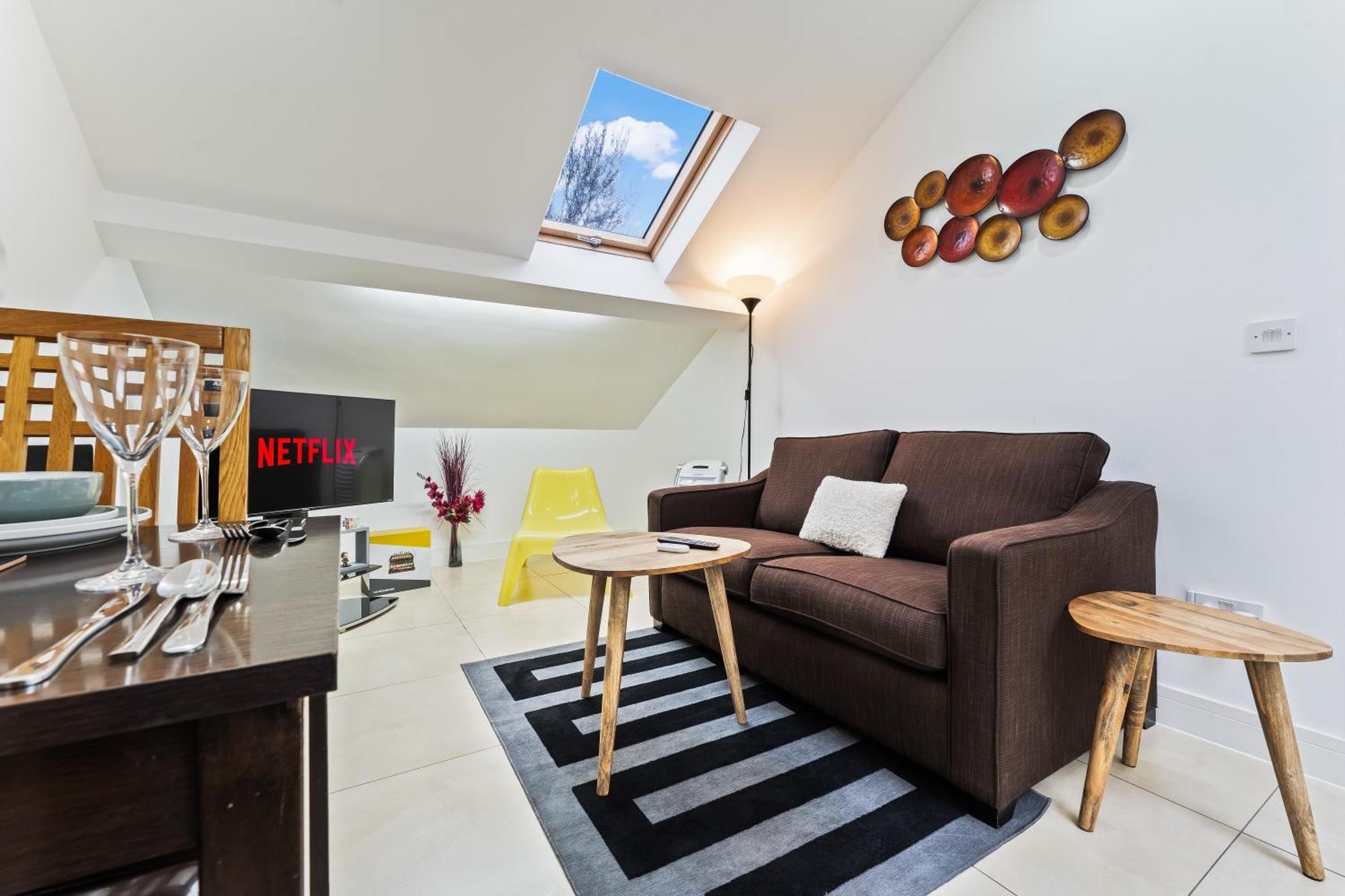 Exquisite 2-Bedroom Penthouse-Sleeps 7-Free Parking With Workstations & High-Speed Wifi Birmingham Exteriér fotografie