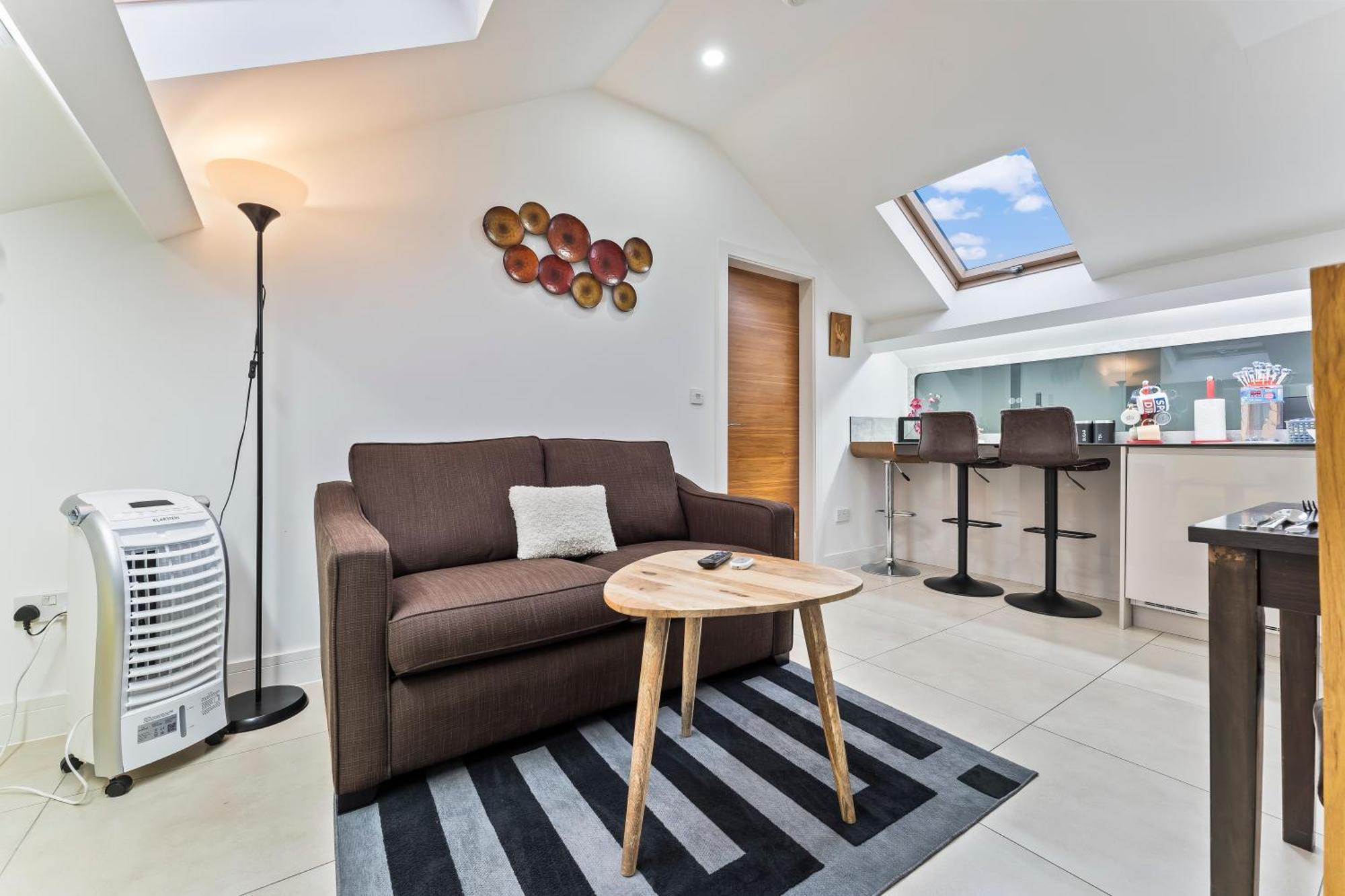Exquisite 2-Bedroom Penthouse-Sleeps 7-Free Parking With Workstations & High-Speed Wifi Birmingham Exteriér fotografie