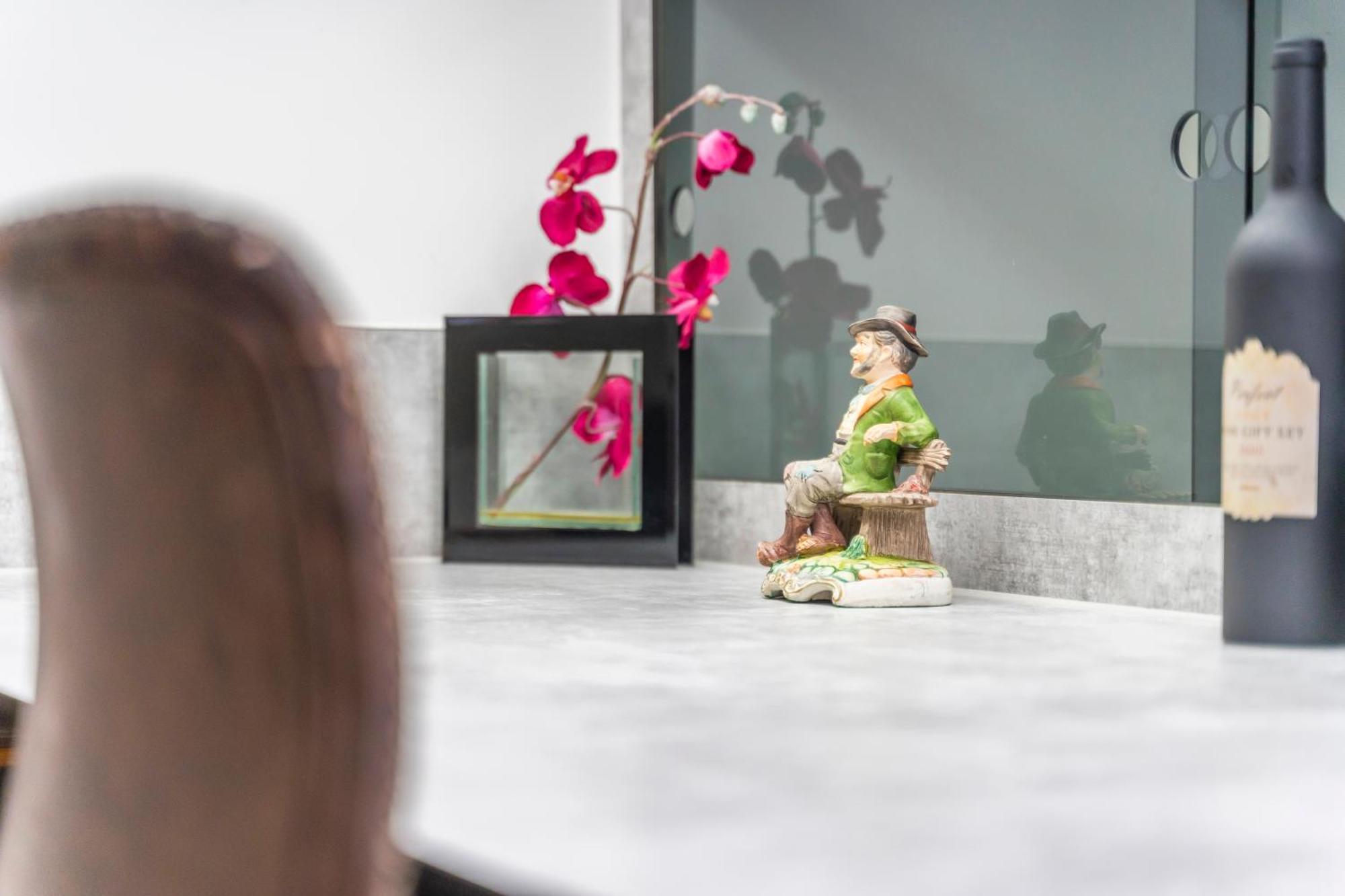 Exquisite 2-Bedroom Penthouse-Sleeps 7-Free Parking With Workstations & High-Speed Wifi Birmingham Exteriér fotografie
